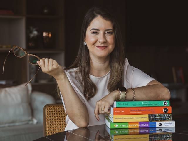 Corporativo de Íris Cavalcanti