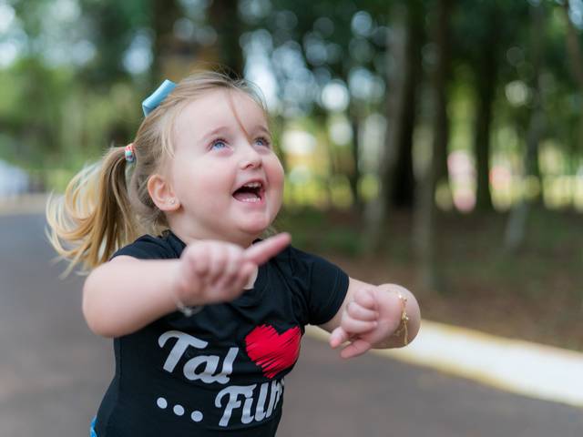 Ensaio Família de Três anos da Lívia! Diversão em Chapecó de uma família feliz