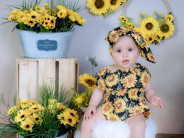 Bebês até 1 ano e Smash de Ensaio de Bebê em Estúdio - Helo - Tema Girassol