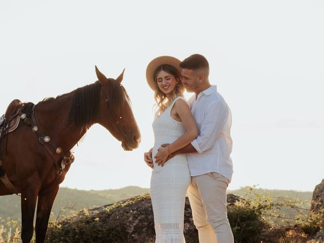 Grávidas de Sessão fotográfica Grávida com cavalos