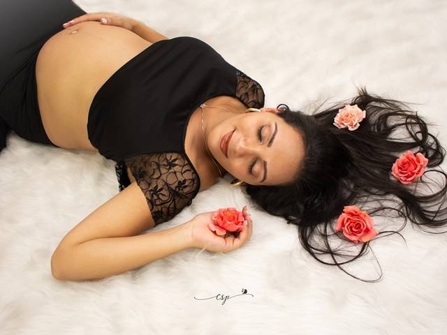 Gestante de Thaís à espera da Theodora