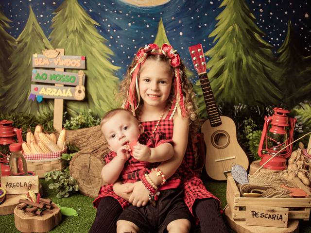 Infantil de Arraiá do Arthur & Helena