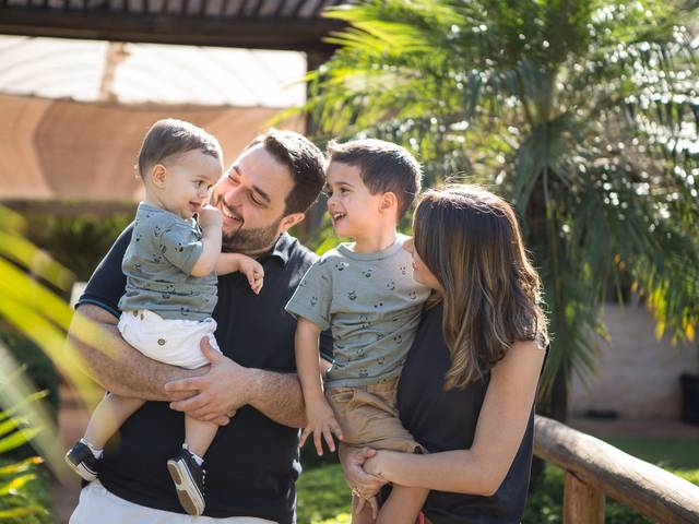 Família de Miguel - Laysa e Arthur