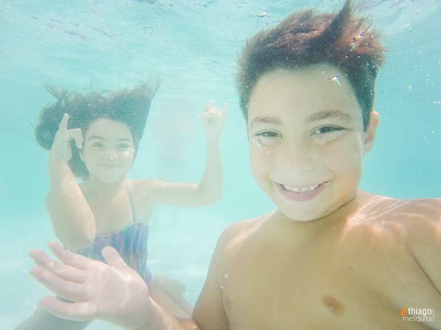 Família de Rafael e Laura - Pool Party