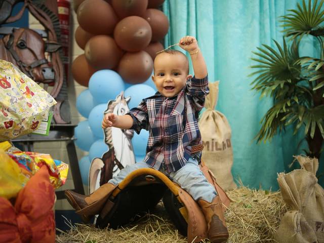 Família de Vitor Lucas - Rubiely e Lucas