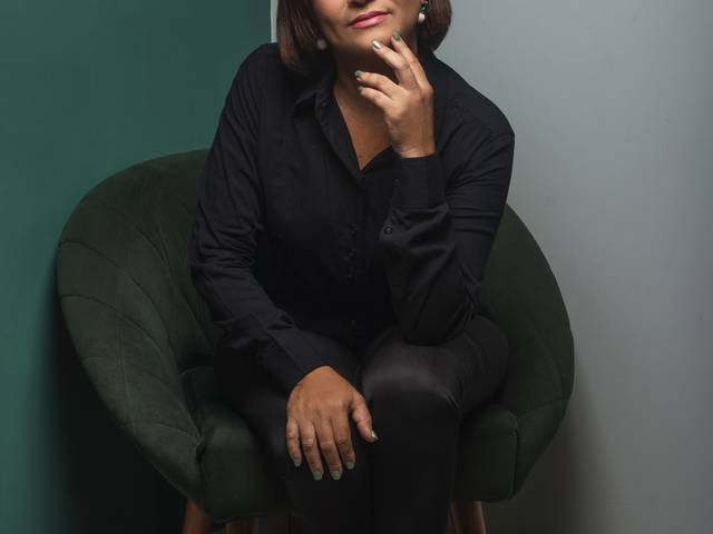 Retrato Corporativo de Janes Vaz I Estúdio de Beleza 