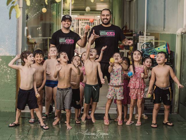 Documentação Pedagógica de Aula Prof Clai- Copo, bolinha, equilíbrio e água