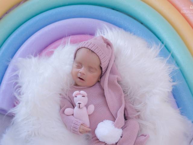 Ensaio newborn  de Ana Vitória uma bebê arco íris