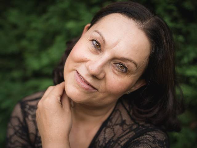 Retrato Feminino de Sessão Feminina com a J
