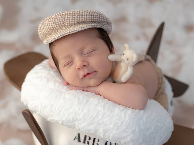 Newborn em Domicílio de Ensaio newborn Plano Alegria -Thomas com 24 dias no estudio.