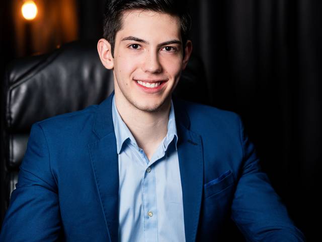 Retratos de Gustavo Anesi - Engenheiro Civil 