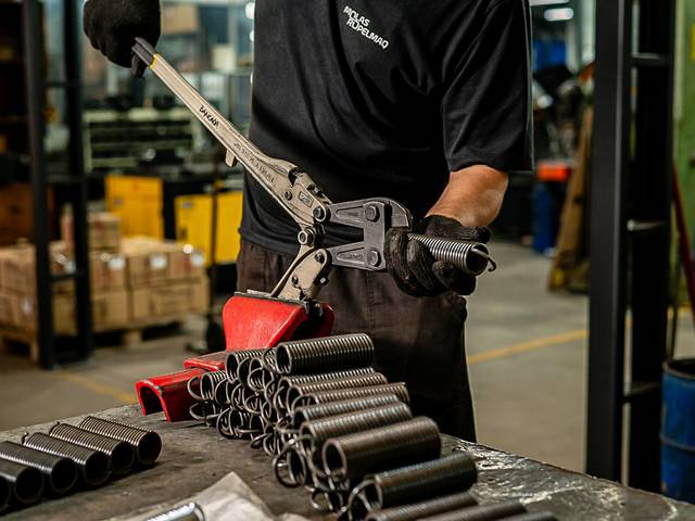 Banco de Imagem de Ropelmaq - Fábrica de Molas