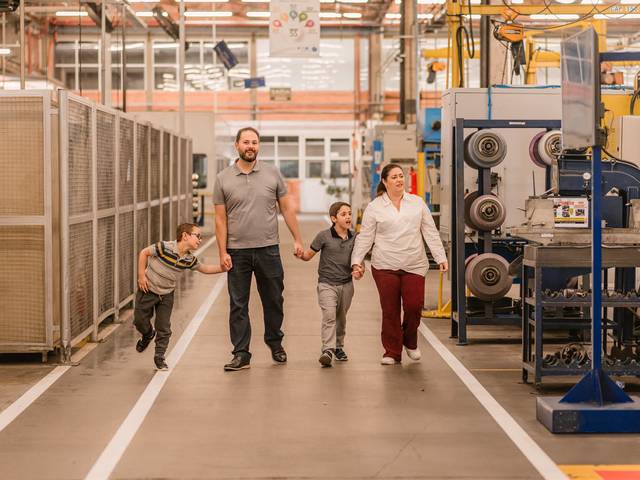 Banco de Imagem de EATON em Família