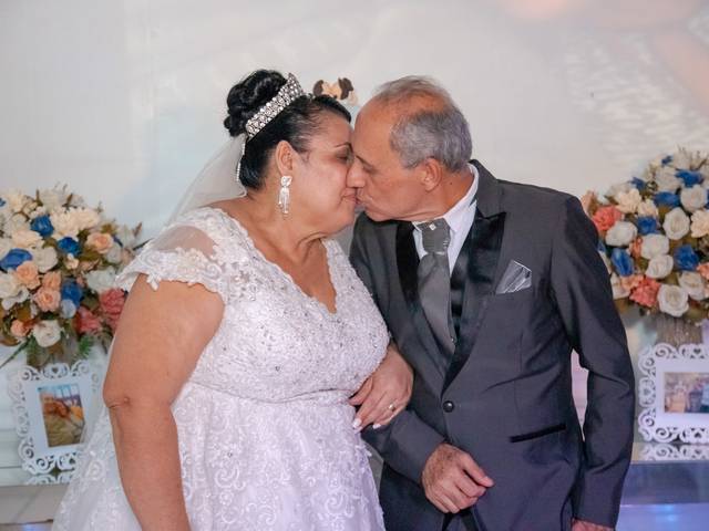 Casais de O Casamento de Lúcia e Valdomiro: O Amor que Renova