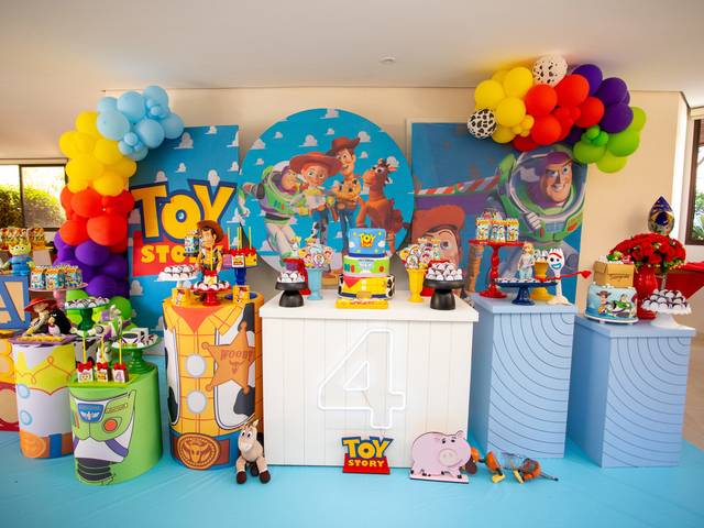 Aniversário Infantil de Uma Aventura com Toy Story: A Festa de 4 Anos da Charlotte