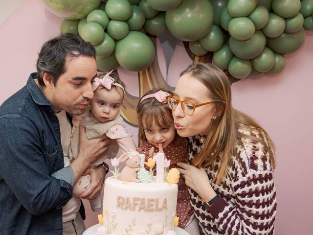 Aniversário Infantil de Rafaela Faz 1: Um Jardim de Afeto e Fantasia