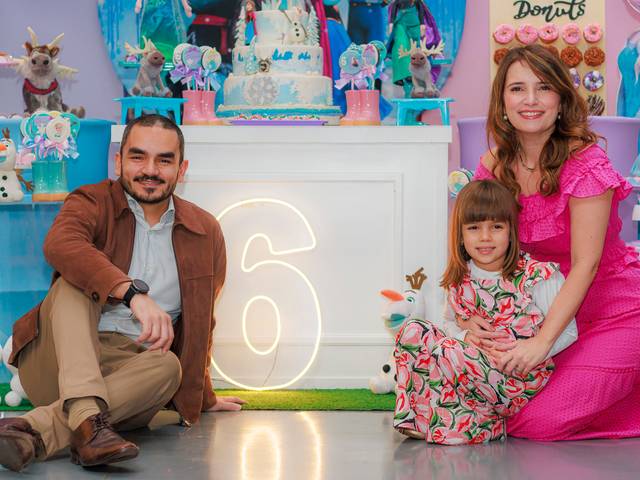 Aniversário Infantil de Olivia | 6 anos em um reino encantado inspirado em Frozen