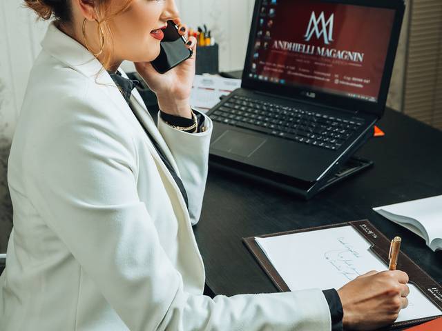 Banco de imagens de Andhielli Magagnin - Advogada