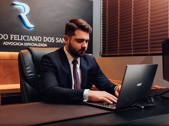 Banco de imagens de Ricardo Feliciano - Advogado