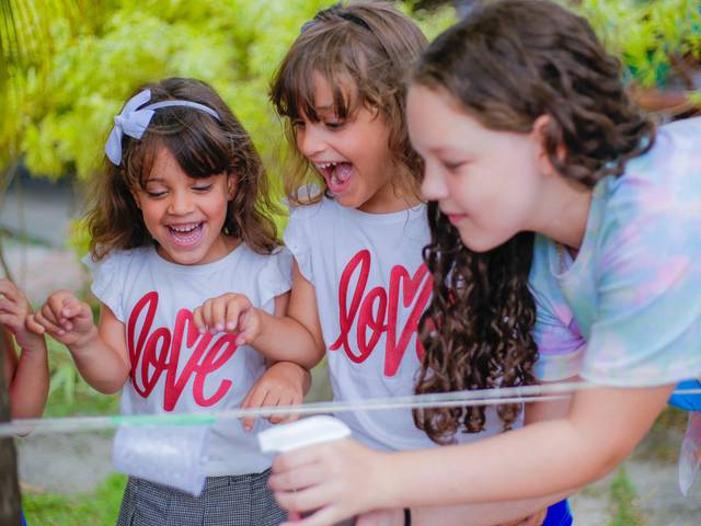 Eventos de Summer Camp com Andrea Menegatti e Karina Souza / Ludic Brinquedos