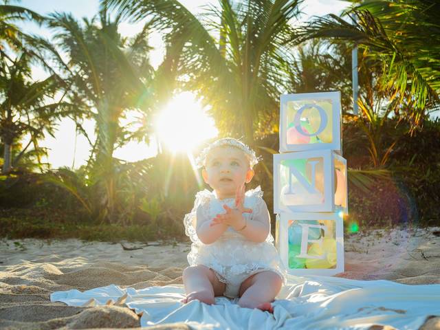 Gestante e Família de Ensaio de 1 Aninho da Celine no Iberostar Selection Praia do Forte