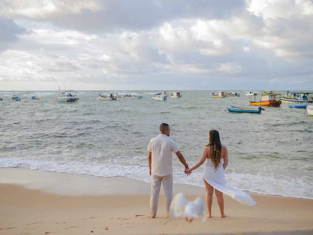 Gestante e Família de Nascer do Sol, Mar e Esperança: O Ensaio Gestacional de Rosana e Deison à Espera do Rudá