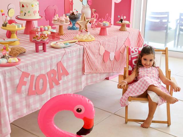 Infantil de Pool Party da Barbie (Flora)