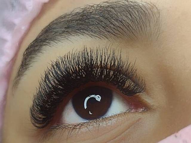 extensão de cilios de volume egipcio