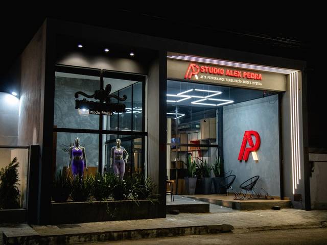 Arquitetura Comercial de Studio Alex Pedra