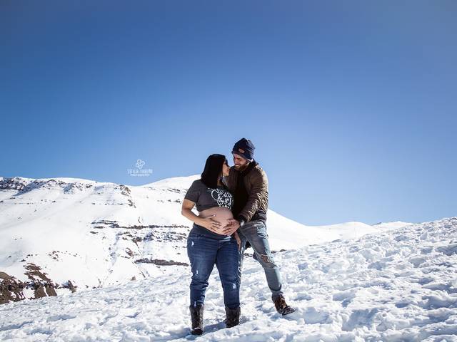 Gestante de Cordilheira dos Andes a espera da Isadora