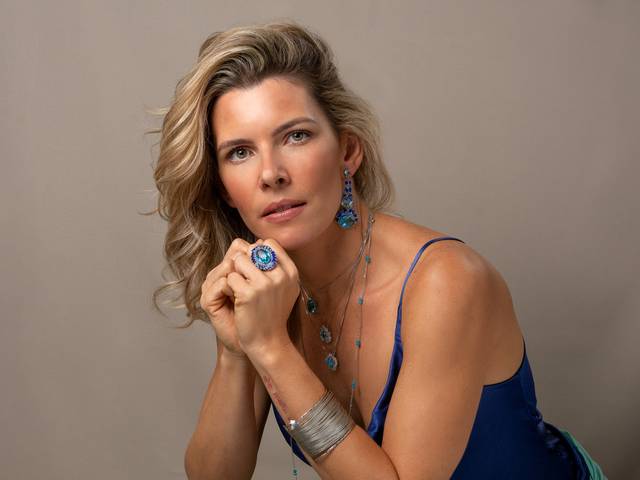 Publicidade de Vânia Marinho Jóias - Amanda