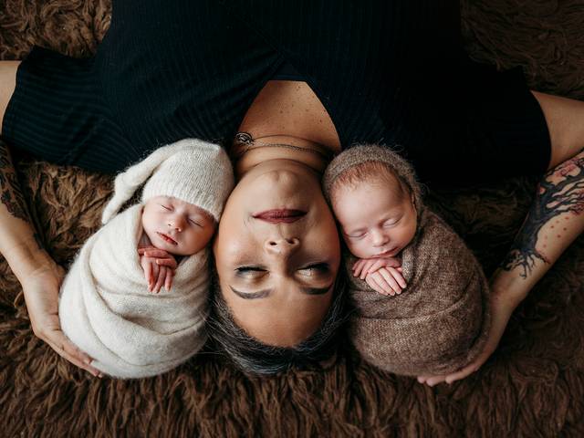 recém-nascidos de Twins - uma sessão de gêmeos recém-nascidos, Oeiras, Lisboa 