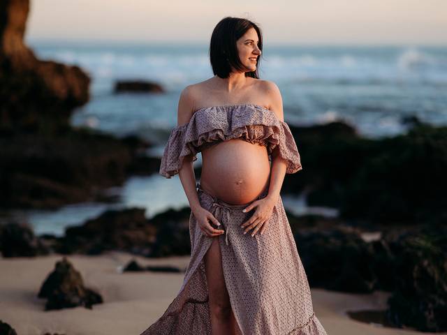 grávidas de Capturar a magia de maternidade na praia