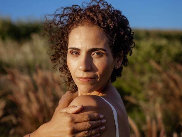Ensaio Feminino Casual de Um Ensaio Fotográfico Pós-Bariátrica