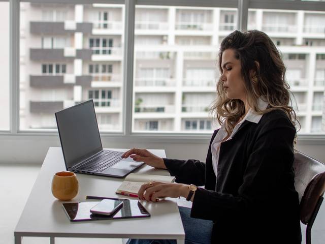 Girl Boss de Ensaio Nágila - Secretária Remota