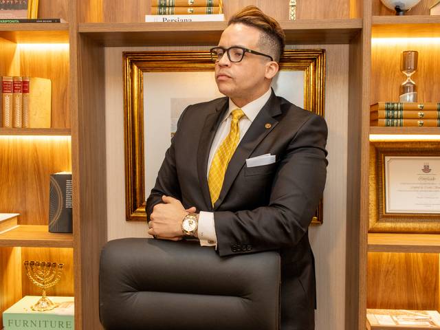 Ensaio Profissional de ENSAIO FOTOGRÁFICO | RETRATOS CORPORATIVOS | MODA