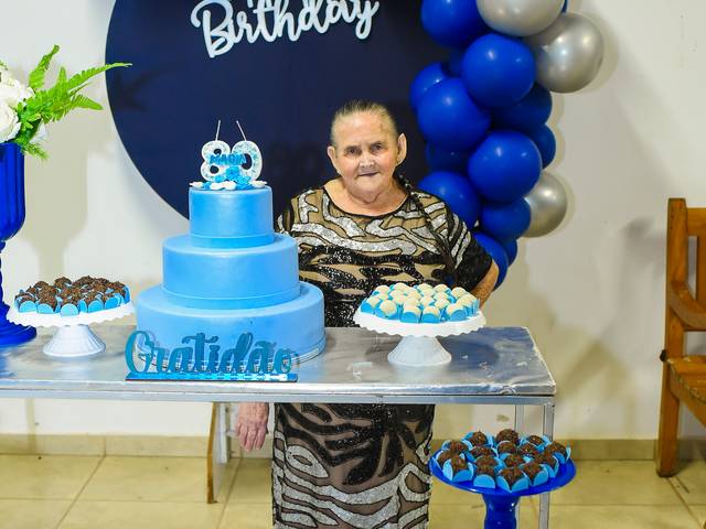 Aniversário de Maria 80 anos