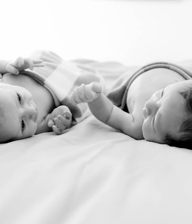 Crianças de Acompanhamento Victoria + Vinicius - 1º Mês