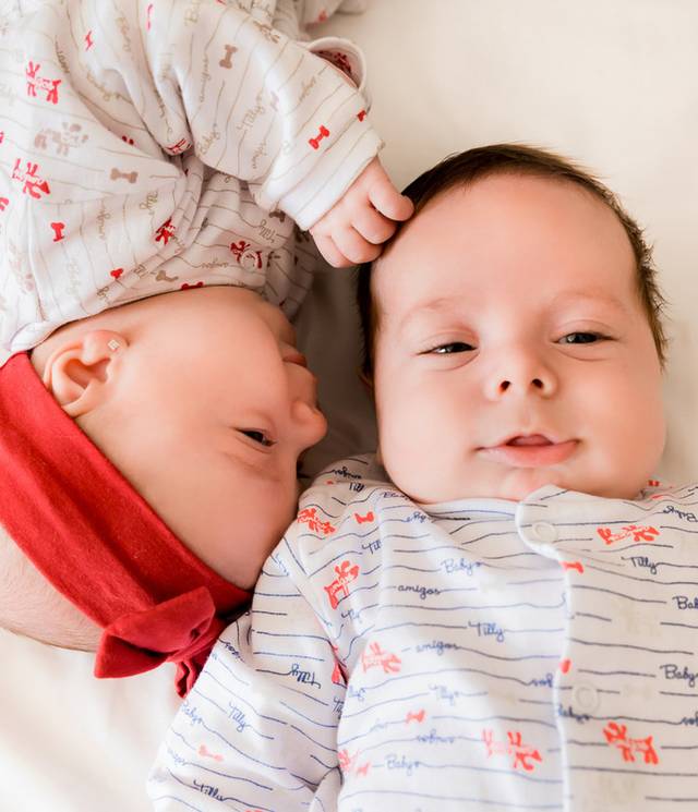 Crianças de Acompanhamento Victoria + Vinicius - 2º Mês