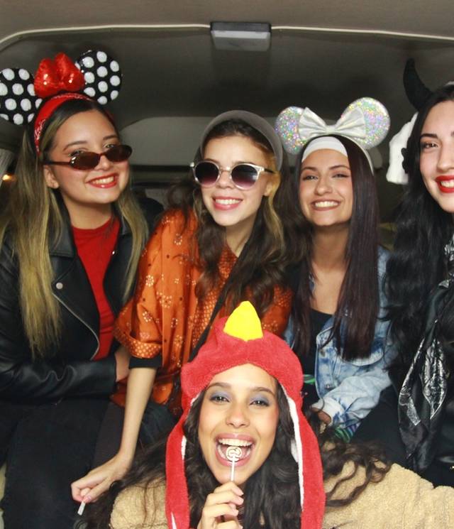 Kombi Cabine de Festa Retrô