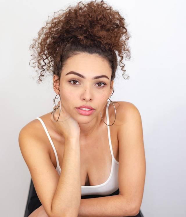 Ensaios e Editoriais de Karol Castro: Portfólio 