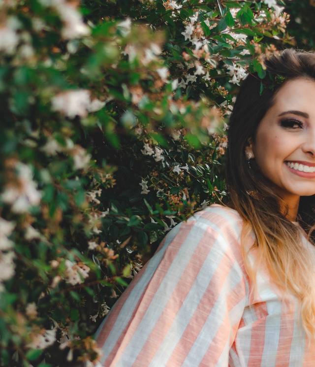 Ensaios e Editoriais de Ensaio: Débora