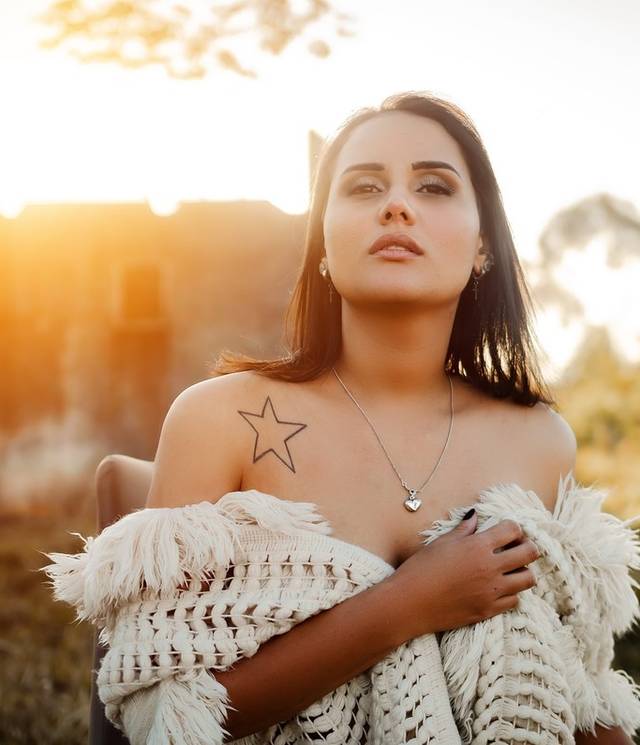 Ensaios e Editoriais de Marcela Dantas