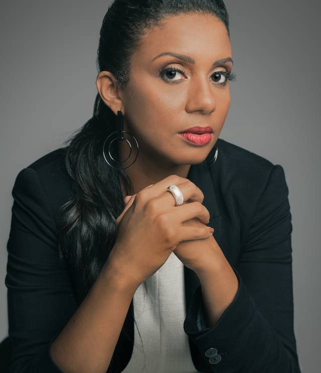 Retratos de CHRISTINE COOPER