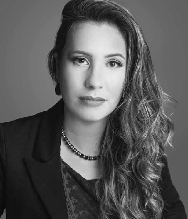 Retratos de DANI - SEJA DONA DA SUA MARCA