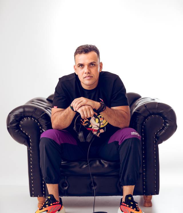 PROFISSIONAIS de RODRIGO MARTINS 