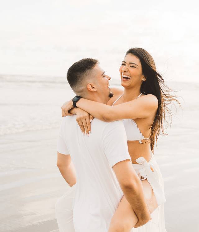 Ensaio pré wedding de Pré casamento Talmo e Leticia na praia