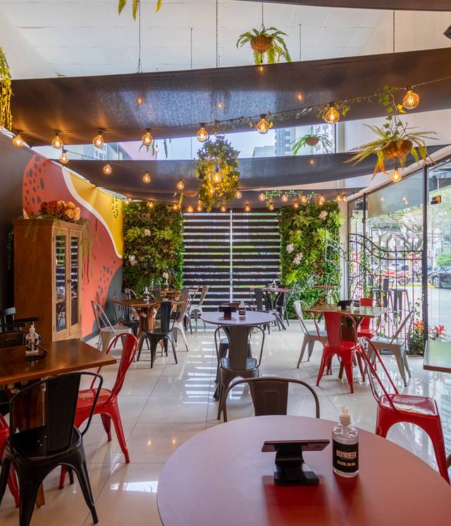 Interiores de Boi and Beer