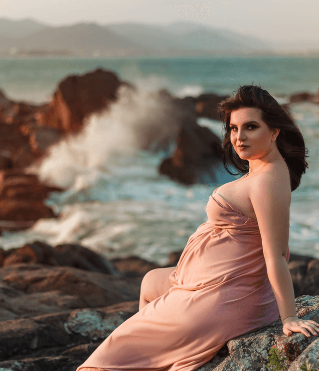 Gestante de Kérou à espera das gêmeas Amelie e Aurora 