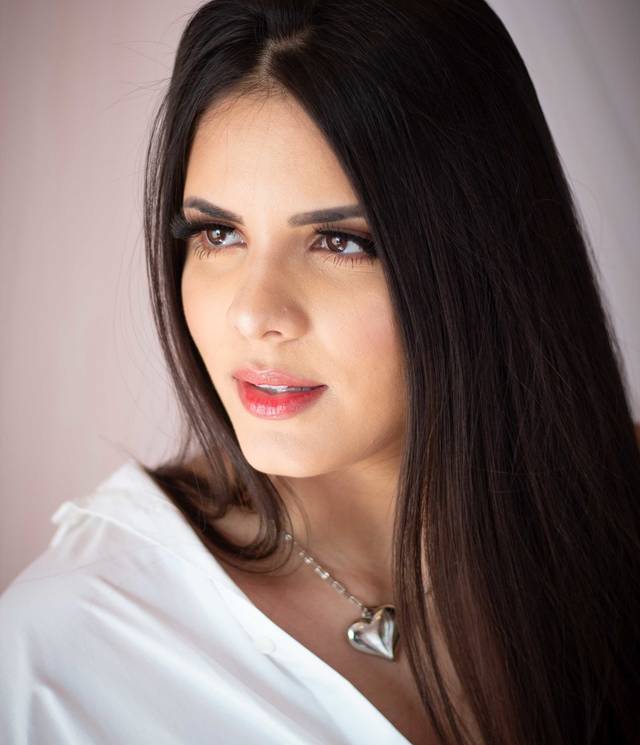 Feminino de Juliana Pereira